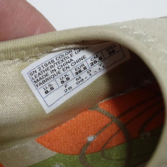 Skechers Beige Suede Ballet Flats Gold Sequins Women Size 8.5 Comfort Round Toe - Picture 9 of 9